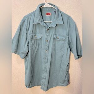 Men’s Wrangler Button-up Size L